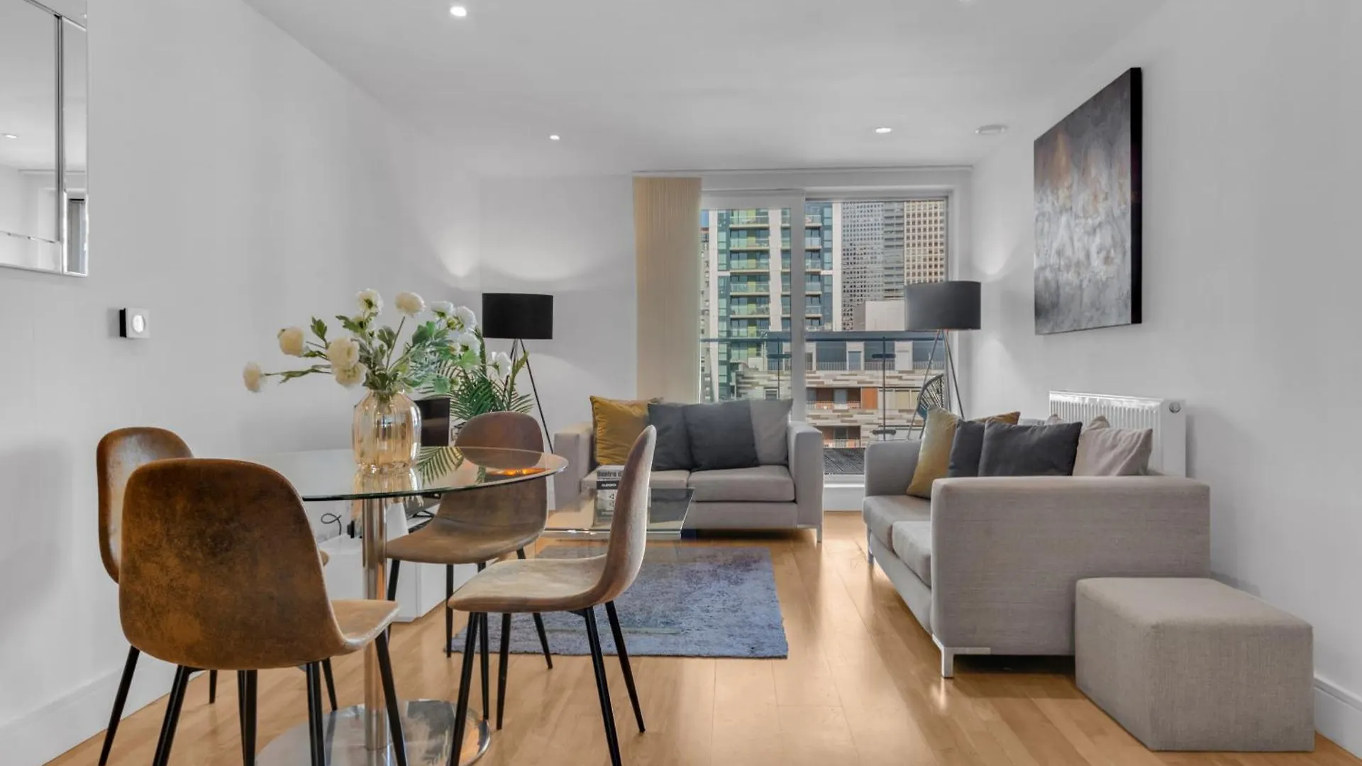 Mysquare Two Bedroom Serviced Apartment In Indescon Square London