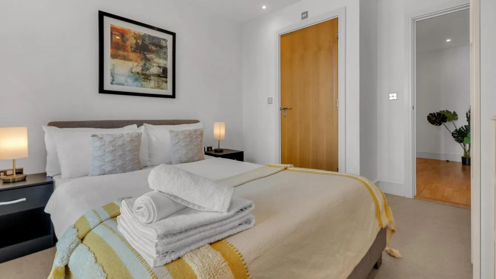 Mysquare Two Bedroom Serviced Apartment In Indescon Square London United Kingdom